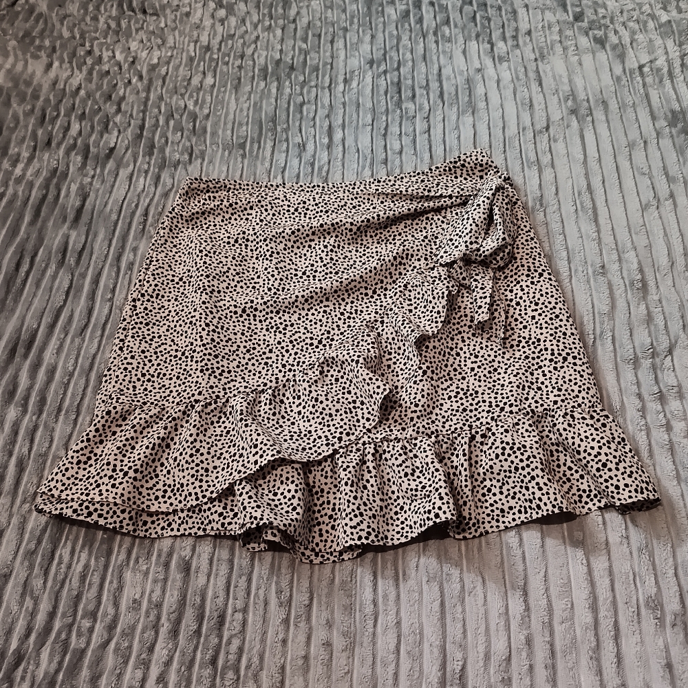 Just Quella Leopard/Cheetah Print Mini Faux Tie Wrap Skirt Ruffles Sz M 8-10